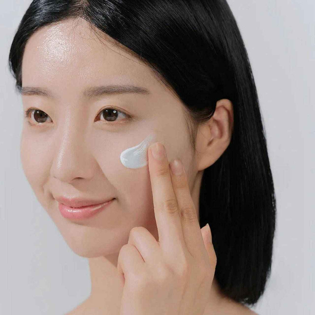 SKIN1004 Madagascar Centella Sun Serum - Ultimate Hydration and SPF50+ Protection